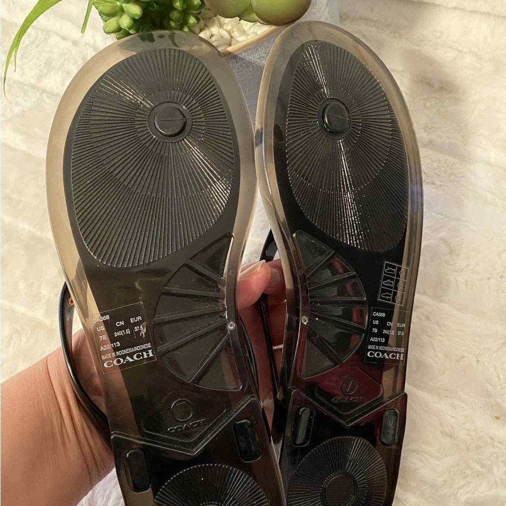 ✨🆕✨New Coach Jelly Slippers - Picture 6 of 7